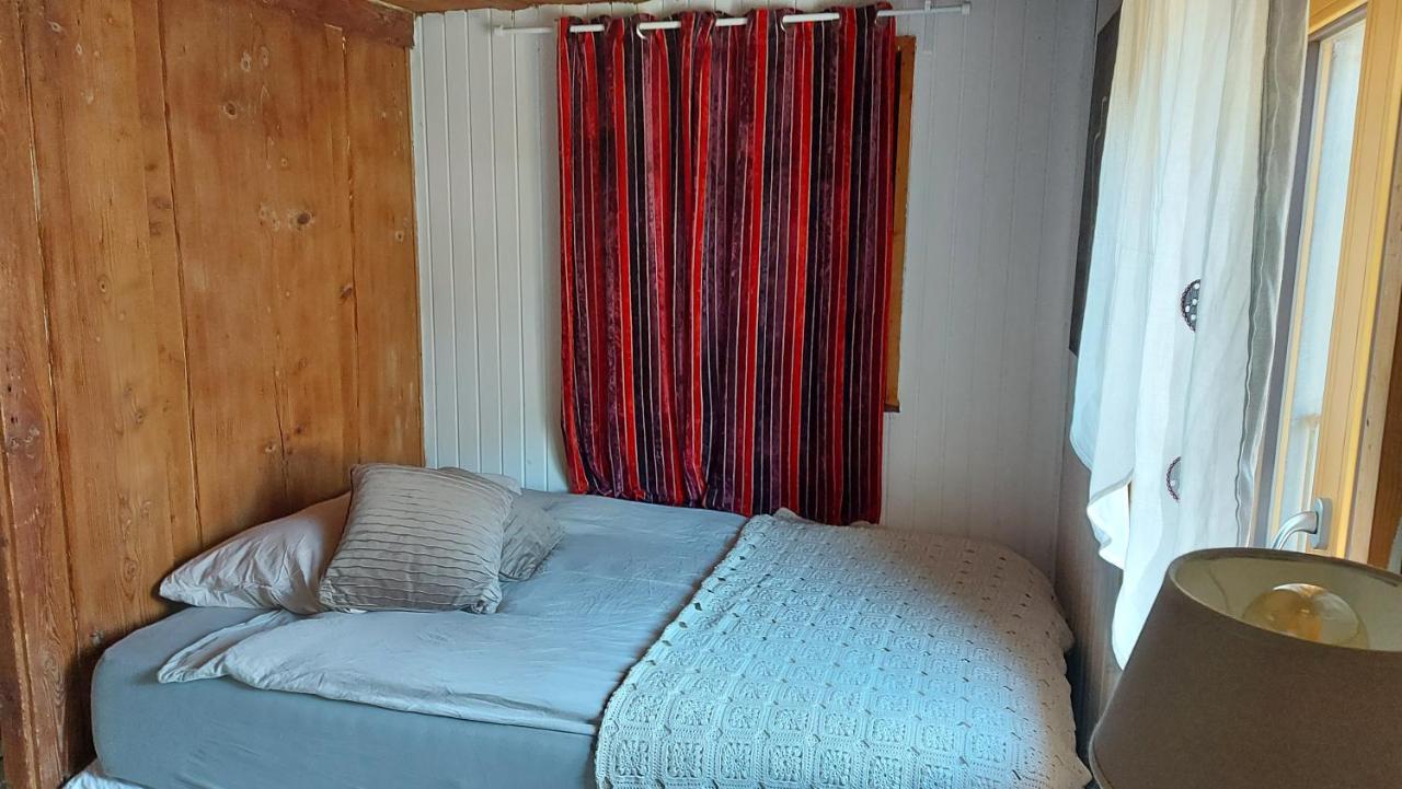 Petite Maison Sur La Colline Du Gibloux: 1Chambre,1 Salon Et Salle De Bain Prives Au Rez De Chausse, Piscine Exterieur Et Bbq , Le Châtelard-Montreux Εξωτερικό φωτογραφία