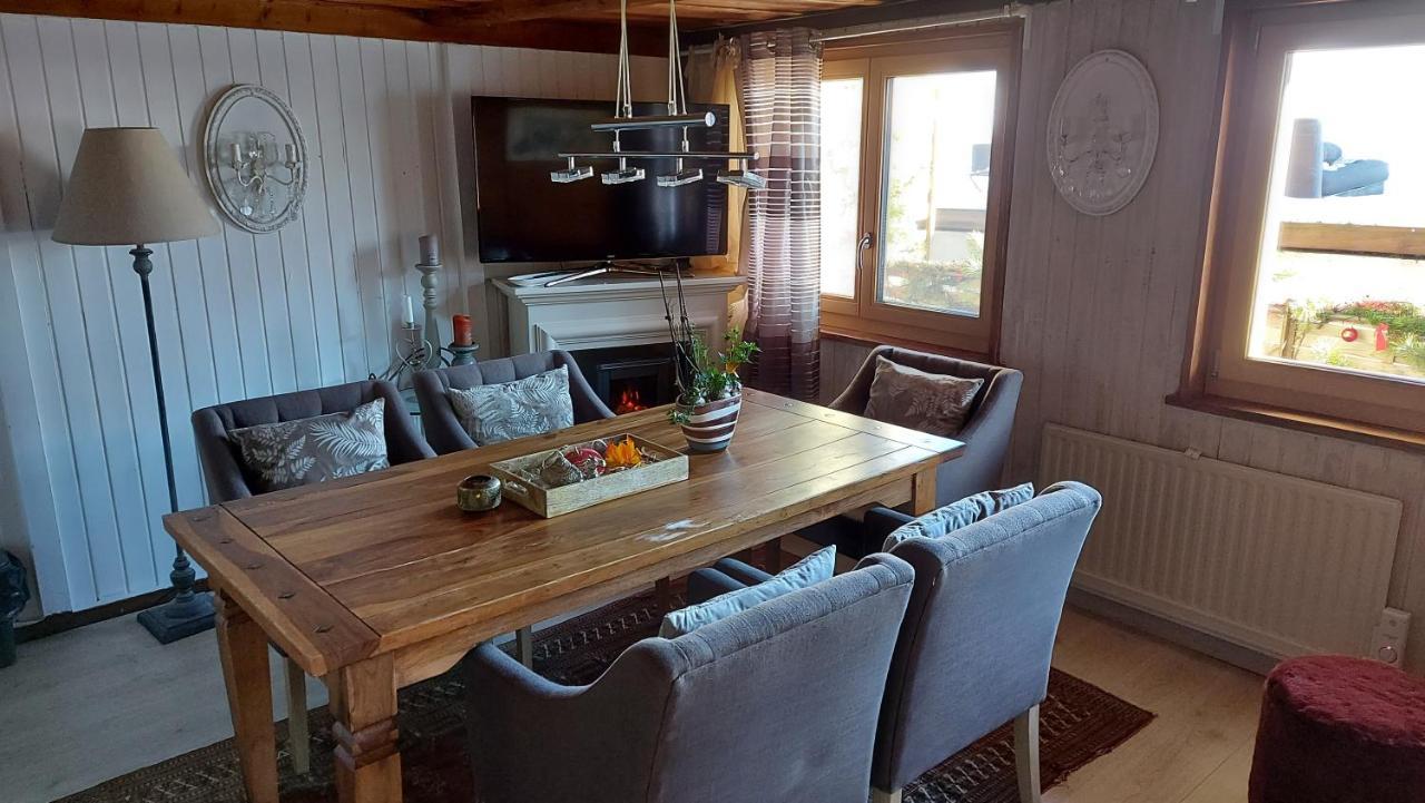 Petite Maison Sur La Colline Du Gibloux: 1Chambre,1 Salon Et Salle De Bain Prives Au Rez De Chausse, Piscine Exterieur Et Bbq , Le Châtelard-Montreux Εξωτερικό φωτογραφία