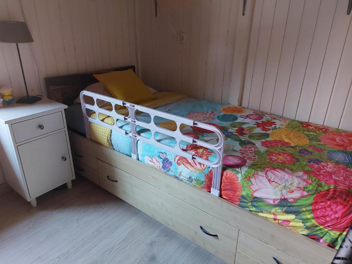 Petite Maison Sur La Colline Du Gibloux: 1Chambre,1 Salon Et Salle De Bain Prives Au Rez De Chausse, Piscine Exterieur Et Bbq , Le Châtelard-Montreux Εξωτερικό φωτογραφία